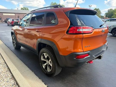 Used 2015 Jeep Cherokee Trailhawk w/ Comfort/Convenience Group AWD/4WD image 12