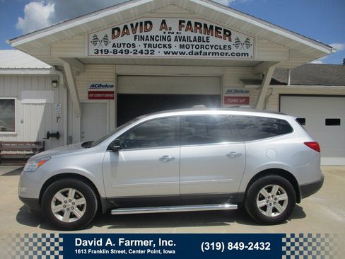 Used 2012 Chevrolet Traverse LT FWD image 1