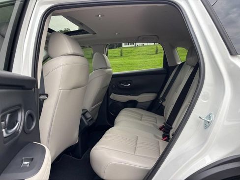 Used 2025 Honda HR-V EX-L image 10