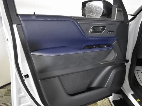 New 2026 INFINITI QX80 4WD image 16