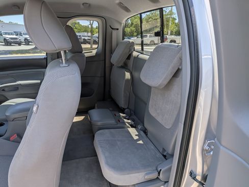 Used 2011 Toyota Tacoma 2WD Access Cab w/ Convenience Pkg image 12