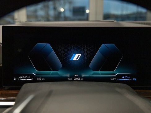 New 2026 BMW X5 xDrive50e w/ Climate Comfort Package image 28