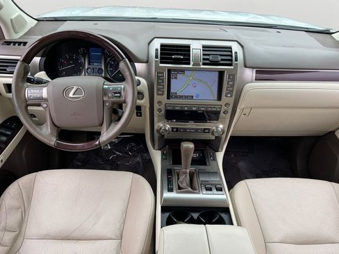 Used 2019 Lexus GX 460 Premium w/ Premium Package image 13