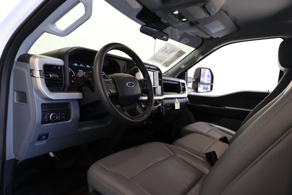 Used 2024 Ford F250 XL w/ Snow Plow/Camper Package AWD/4WD image 24