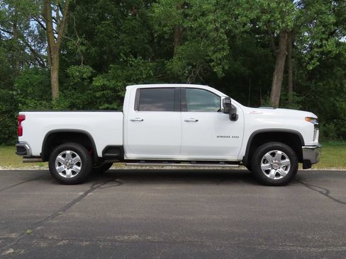 Used 2021 Chevrolet Silverado 2500 LTZ AWD/4WD image 2