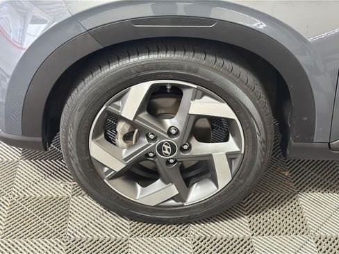Used 2023 Hyundai Venue SEL FWD image 12