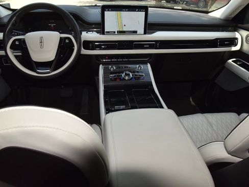 Used 2023 Lincoln Aviator Black Label AWD/4WD image 17