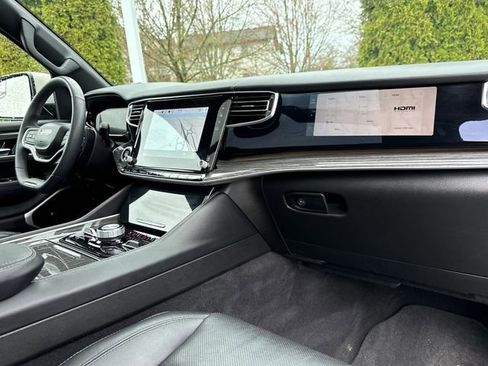 Used 2022 Jeep Wagoneer Series III w/ Premium Group I image 27