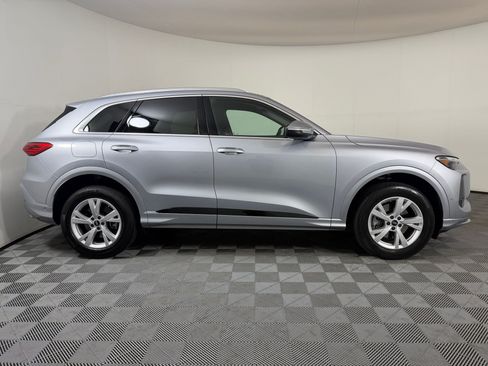 Certified 2025 Audi Q5 Premium w/ Convenience Package AWD/4WD image 8
