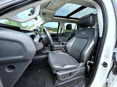 Used 2025 Ford Expedition Max Platinum AWD/4WD image 10