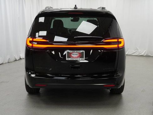 New 2026 Chrysler Pacifica Limited w/ S Appearance Package image 10