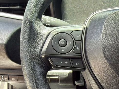Certified 2025 Toyota Corolla LE FWD image 21