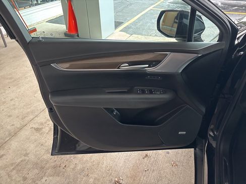 Used 2022 Cadillac XT5 Premium Luxury image 6