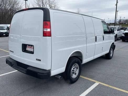 New 2025 Chevrolet Express 2500 Work Van w/ Driver Convenience Package image 10