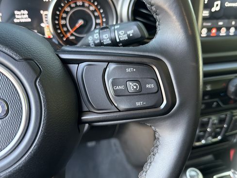 Used 2022 Jeep Wrangler Unlimited Sport image 30