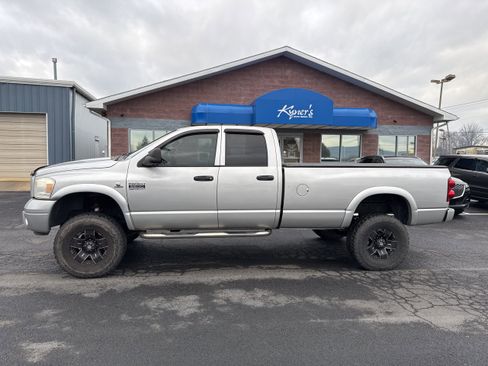 Used 2007 Dodge Ram 2500 Truck SLT image 2