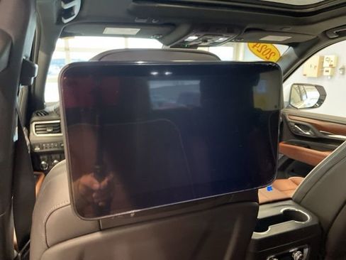 Used 2024 GMC Yukon Denali Ultimate image 3