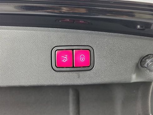 Used 2015 Mercedes-Benz E 350 Sedan image 8