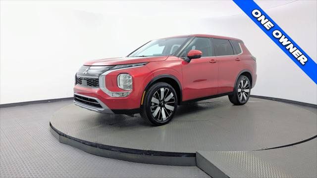Used 2025 Mitsubishi Outlander SE FWD image 2