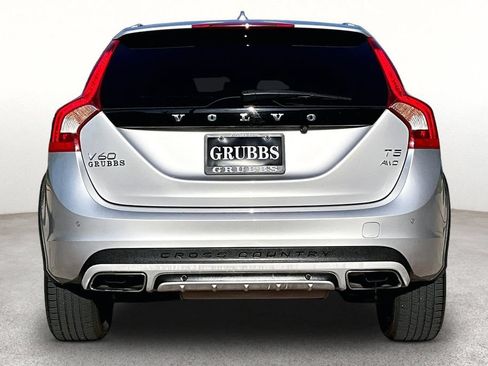 Used 2018 Volvo V60 T5 Cross Country AWD/4WD image 5