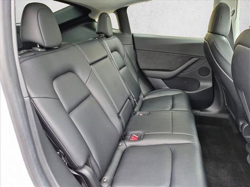 Used 2021 Tesla Model Y Long Range AWD/4WD image 22