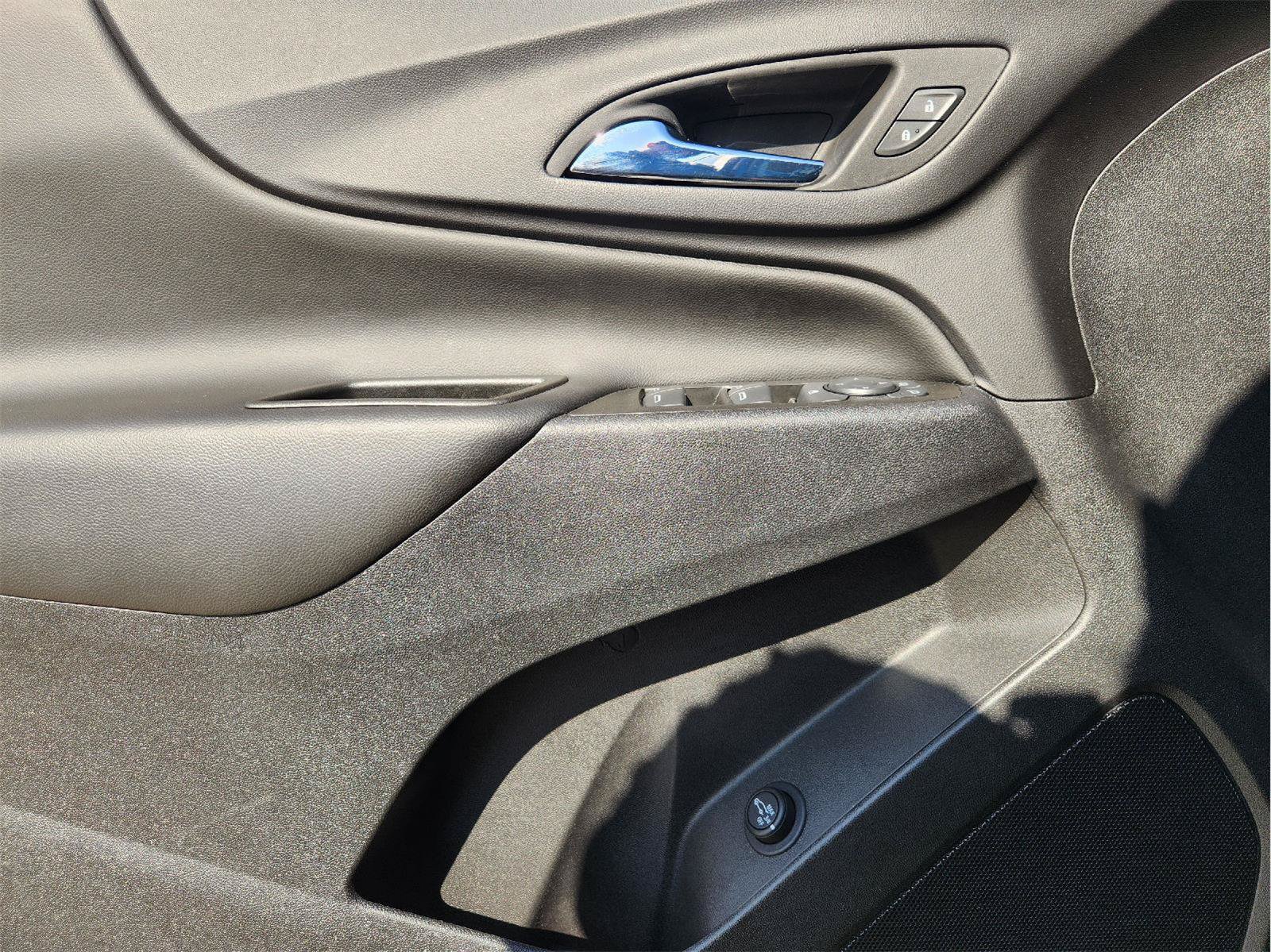 Used 2022 Chevrolet Equinox LT FWD image 23