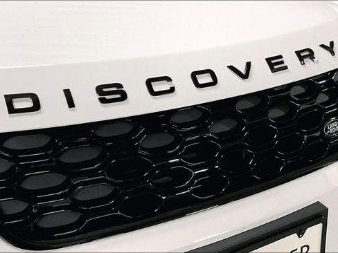 Certified 2025 Land Rover Discovery Dynamic SE AWD/4WD image 30