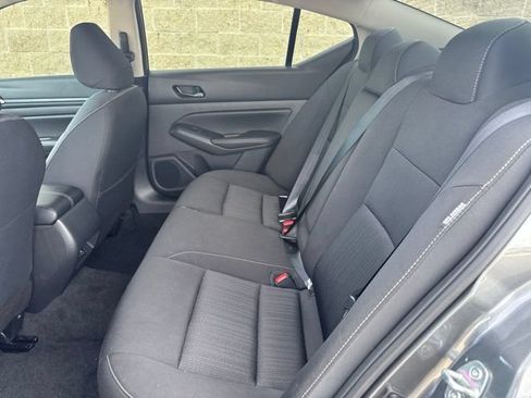 Used 2025 Nissan Altima 2.5 SV FWD image 11