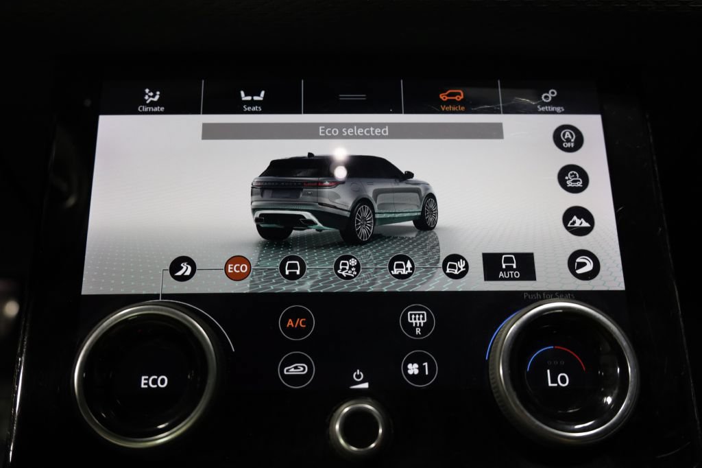 Used 2019 Land Rover Range Rover Velar R-Dynamic SE AWD/4WD image 54