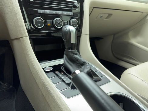 Used 2022 Volkswagen Passat 2.0T SE image 24