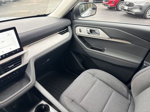 New 2026 Ford Explorer Active image 19