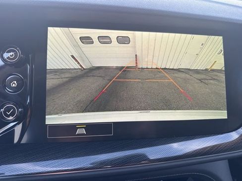 Used 2023 Buick Envision Essence image 25