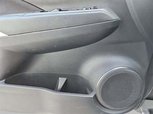 Used 2021 Nissan Kicks SV image 28