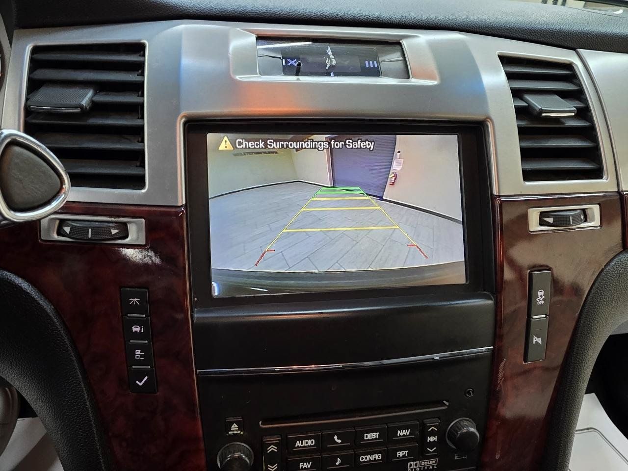 Used 2012 Cadillac Escalade Luxury RWD image 33