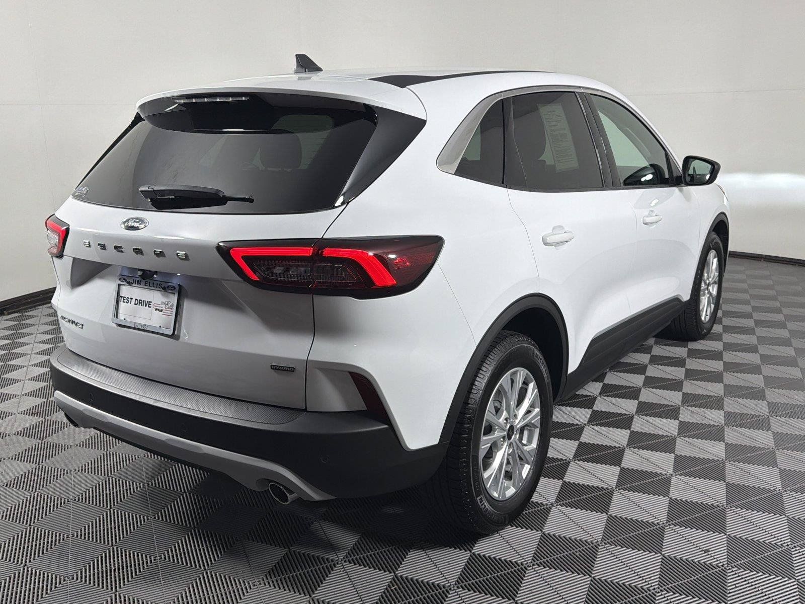 Used 2023 Ford Escape Active FWD image 7