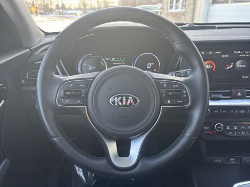 Used 2020 Kia Niro EX Premium w/ Cold Weather Package image 23