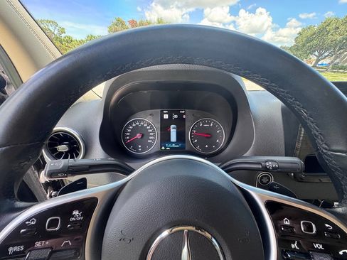 Used 2023 Mercedes-Benz Sprinter 3500 image 36