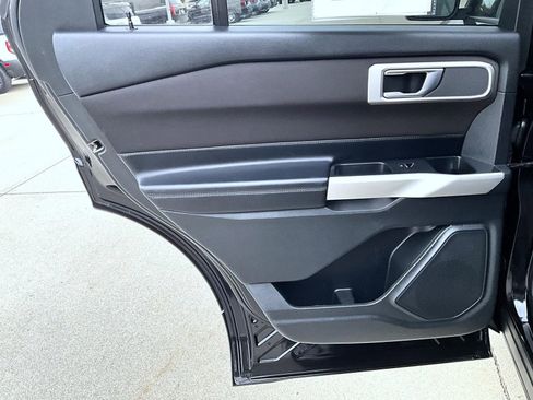 Used 2020 Ford Explorer XLT AWD/4WD image 23