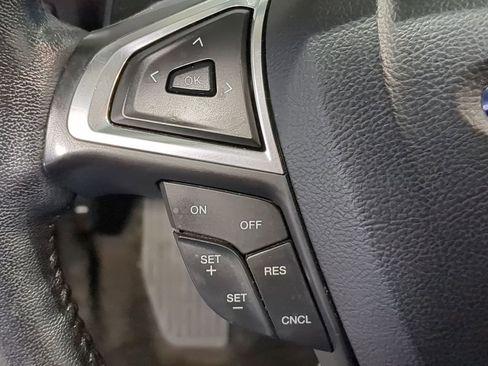 Used 2017 Ford Fusion SE w/ Fusion SE Technology Package image 37