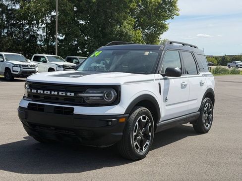 Used 2024 Ford Bronco Sport Outer Banks w/ Tech Package AWD/4WD image 2