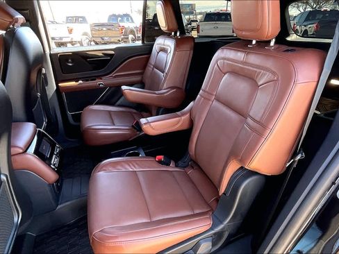 Used 2025 Lincoln Aviator Reserve image 21