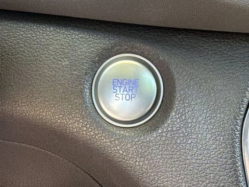 Used 2019 Hyundai Santa Fe FWD image 15