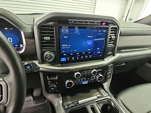 Used 2024 Ford F150 Lariat image 12