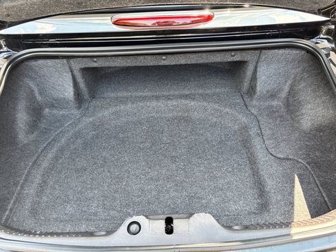 Used 2005 Ford Thunderbird RWD image 9