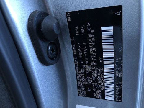 Certified 2025 Toyota Sienna XLE FWD image 33