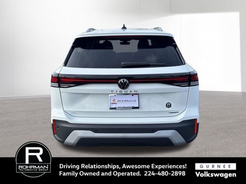 New 2026 Volkswagen Tiguan SE AWD/4WD image 8