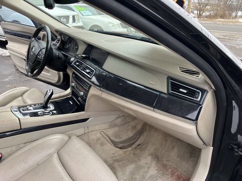 Used 2010 BMW 750i xDrive image 22