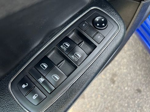 Used 2018 Chrysler 300 S image 14