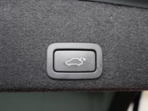Used 2017 Volvo XC60 T6 Dynamic w/ Preferred Option Package AWD/4WD image 23