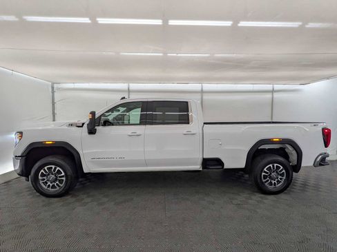 Used 2024 GMC Sierra 3500 SLE w/ SLE Value Package image 3
